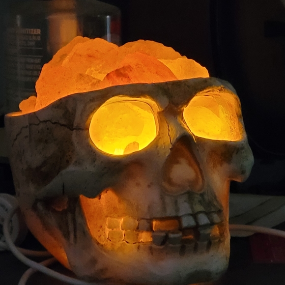 3D USB Skull Himalayan Salt Lamp, LED Adjustable Skull Lamp with dimmer switch - Picture 3 of 7